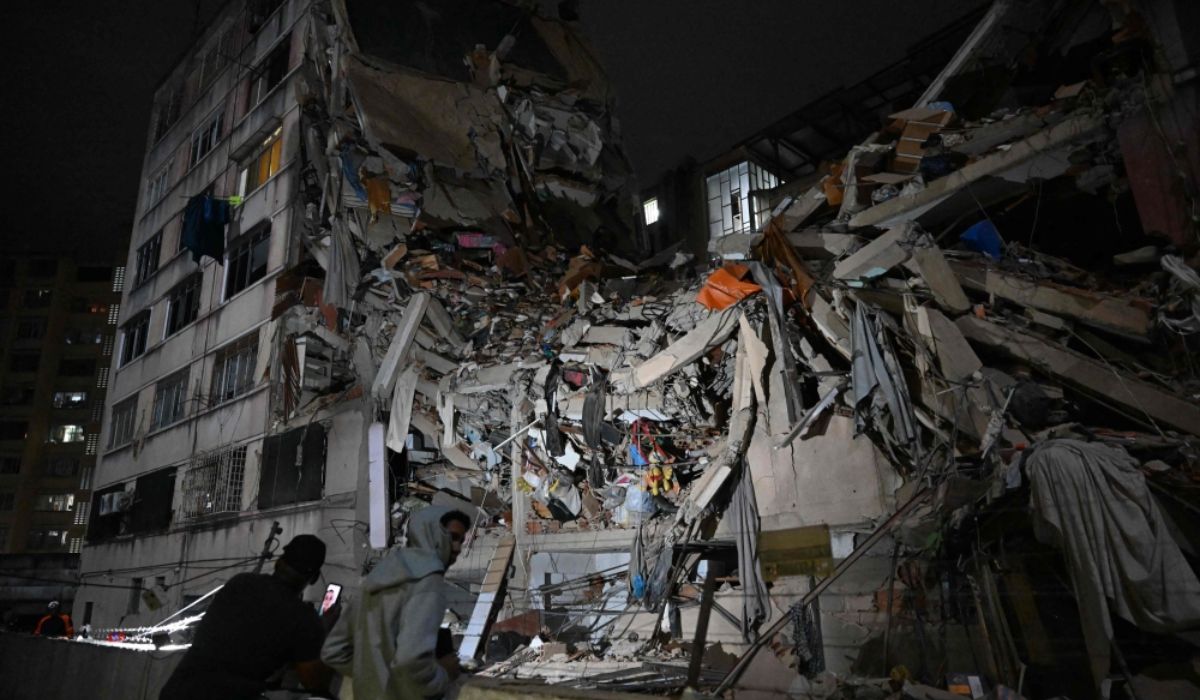 Venezuela Earthquake Emergency as Twin Tremors Flatten Buildings and Shut the Capital
